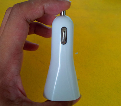 世紀騰飛車載充電器 高品質雙USB車充，為您的旅途保駕護航